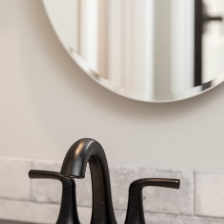 Interior view of the bathdroom room of a luxurious Swayback cabin at Ocoee River Mountain Cottages