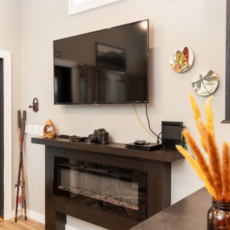 Interior view of the living room of a luxurious Swayback cabin at Ocoee River Mountain Cottages