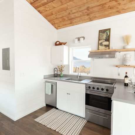 Interior view of kitchen of luxurious Cumberland Cottage at Ocoee River Mountain Cottages